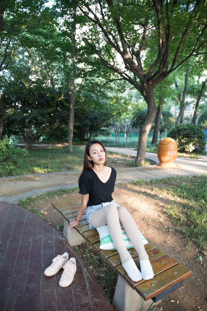 物恋传媒 No.173 岚岚-繁闹公园中的安静姑娘 [168P/1V/4.23G]