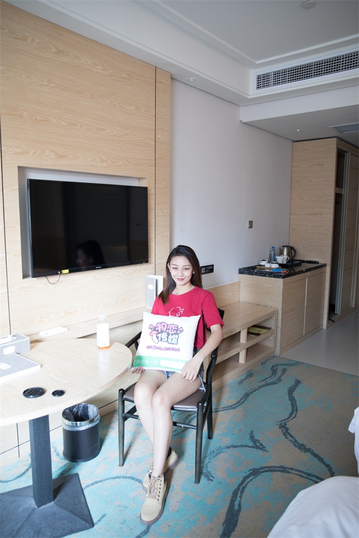 物恋传媒 No.165 岚岚-夏日里的马丁靴 [137P/1V/2.32G]