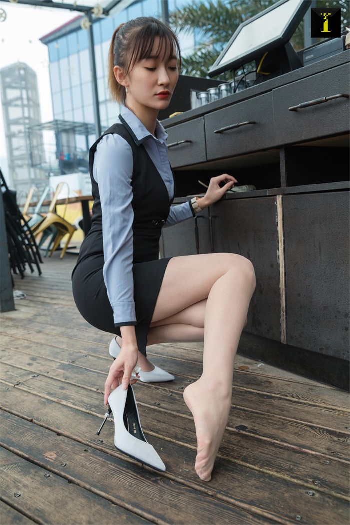 [IESS异思趣向] 2019.11.26 丝享家625：秋秋《饭店主管秋秋》[95P/37.5MB]