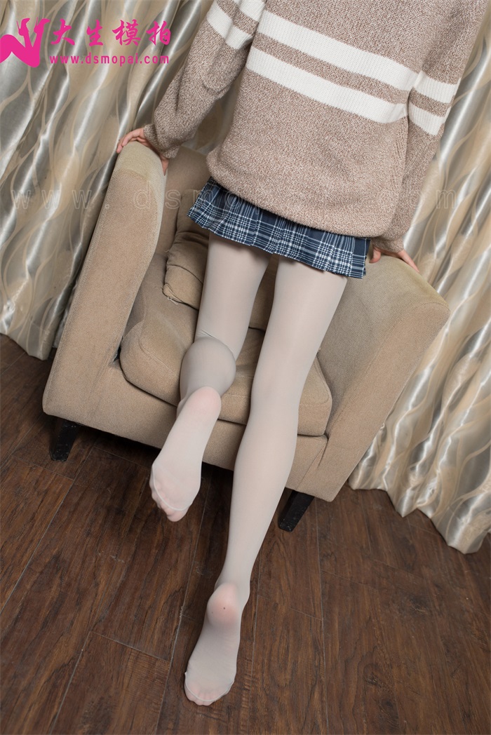 大生模拍 No.106 清纯短裙厚灰丝 [45P/1V/406MB]