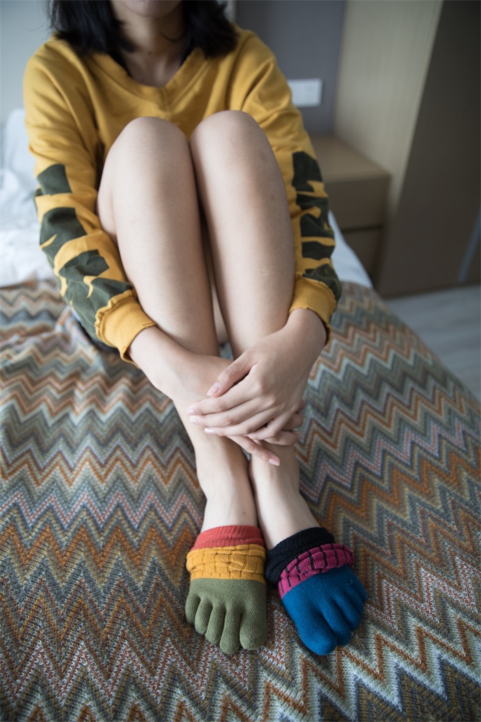 物恋传媒 No.227 小昭-糖果轻嬉皮 五指袜 [208P/2V/4.87G]