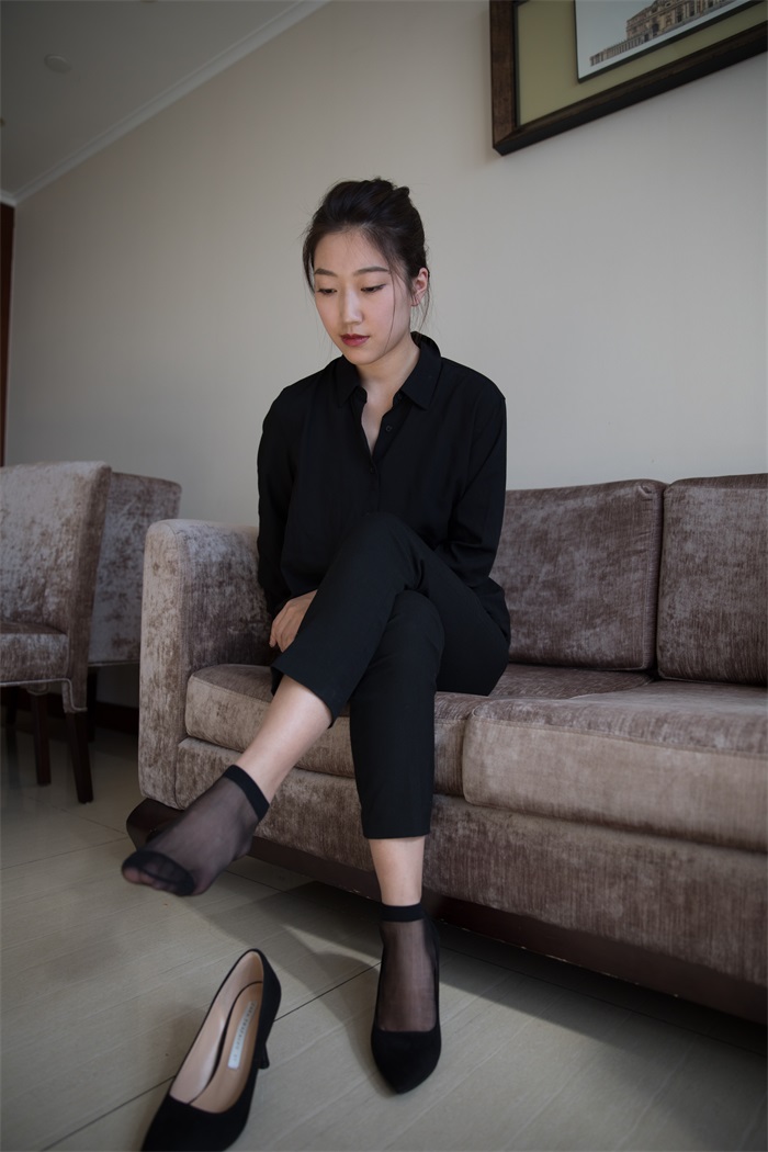 物恋传媒 No.228 雅梦-黑色蔷薇之舞 [259P/1V/4.97G]