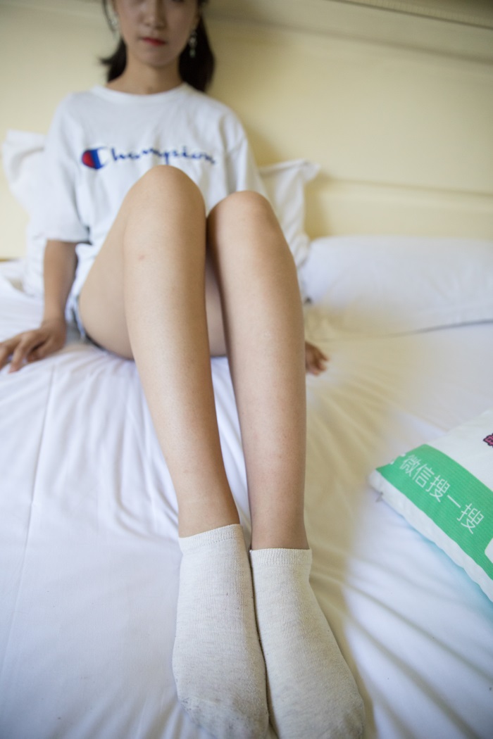 物恋传媒 No.240 小昭-草莓girl，甜美girl 小脚丫 [281P/1V/5.69G]