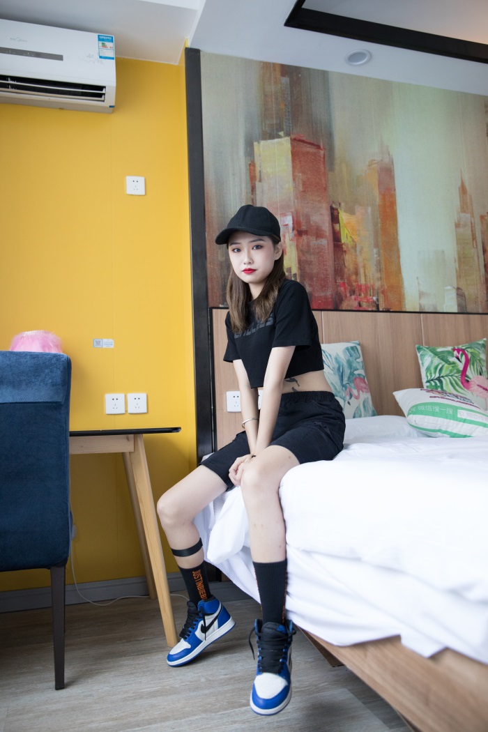 物恋传媒 No.245 雨点-超A运动风 [174P/1V/4.03G]