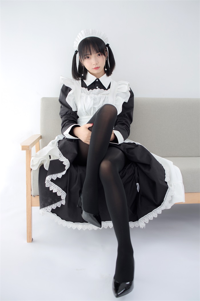 森萝财团写真 JKFUN-029 卉女仆 踩物 80D黑丝 [67P/1V/3.16G]