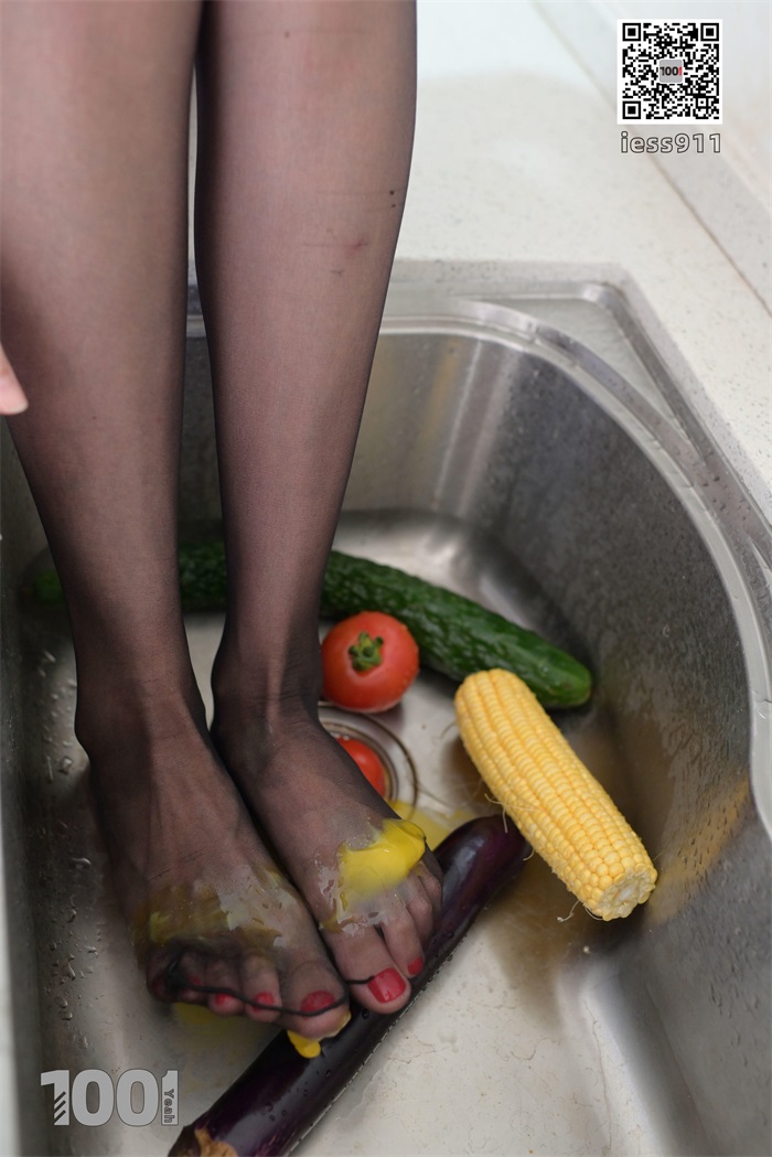 [IESS异思趣向] 一千零一夜 022 Lucy《厨房里的妻子2》[95P/70MB]