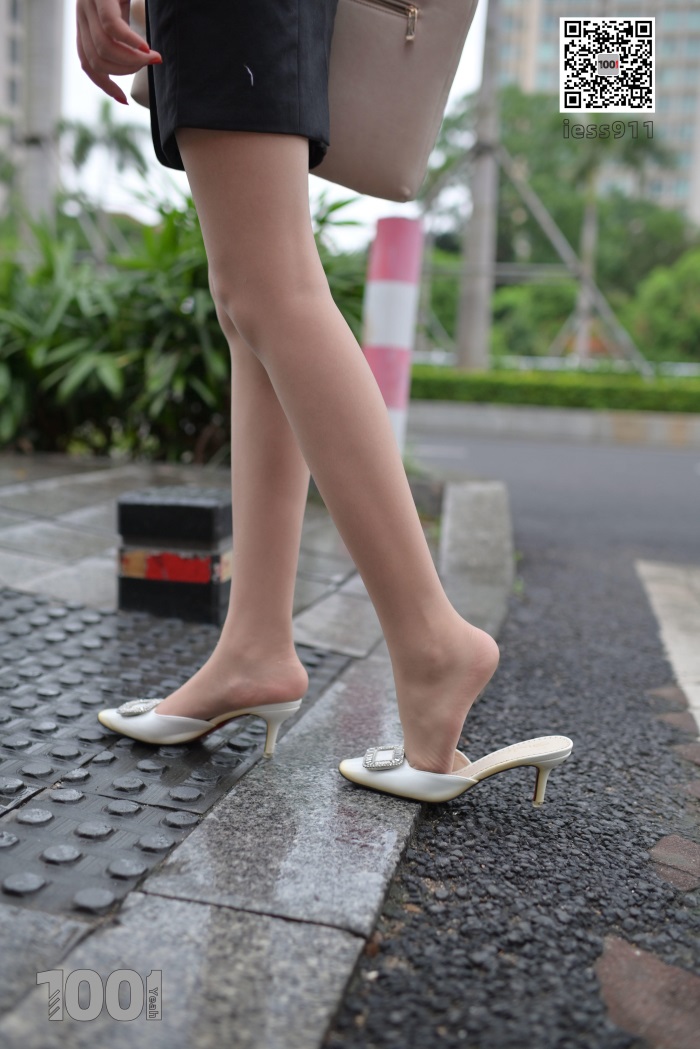 [IESS异思趣向] 一千零一夜 003《等公交的小姐姐2》[99P/87MB]