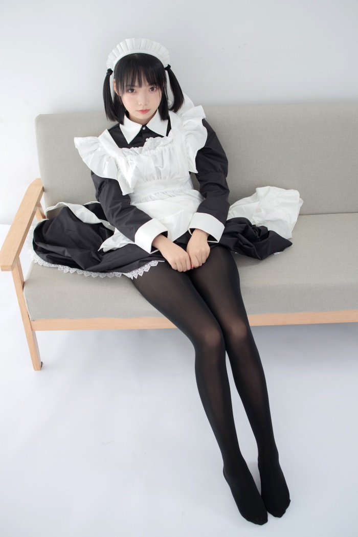 森萝财团写真 JKFUN-029 卉女仆 踩物 80D黑丝 [67P/1V/3.16G]