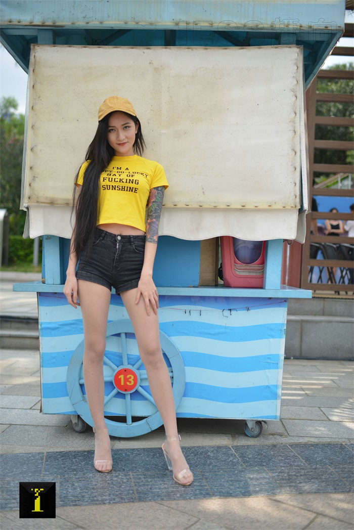 [IESS异思趣向] 普惠集 112 潇潇 – 腿鉴 [73P/105MB]