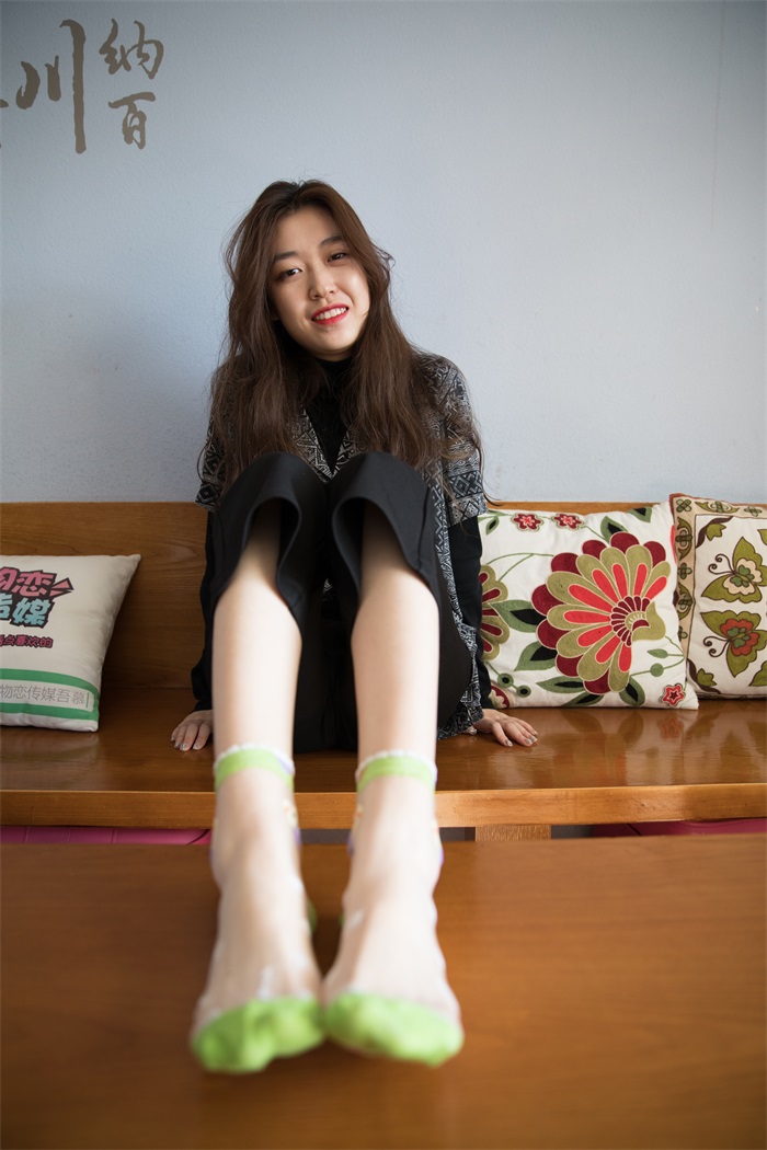 物恋传媒 No.255 佳琪-记忆里那个的完美她 [196P/1V/5.09G]