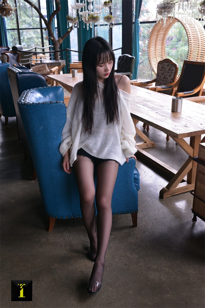 [IESS异思趣向] 普惠集 114 – 琪琪的黑丝 [79P/117MB]