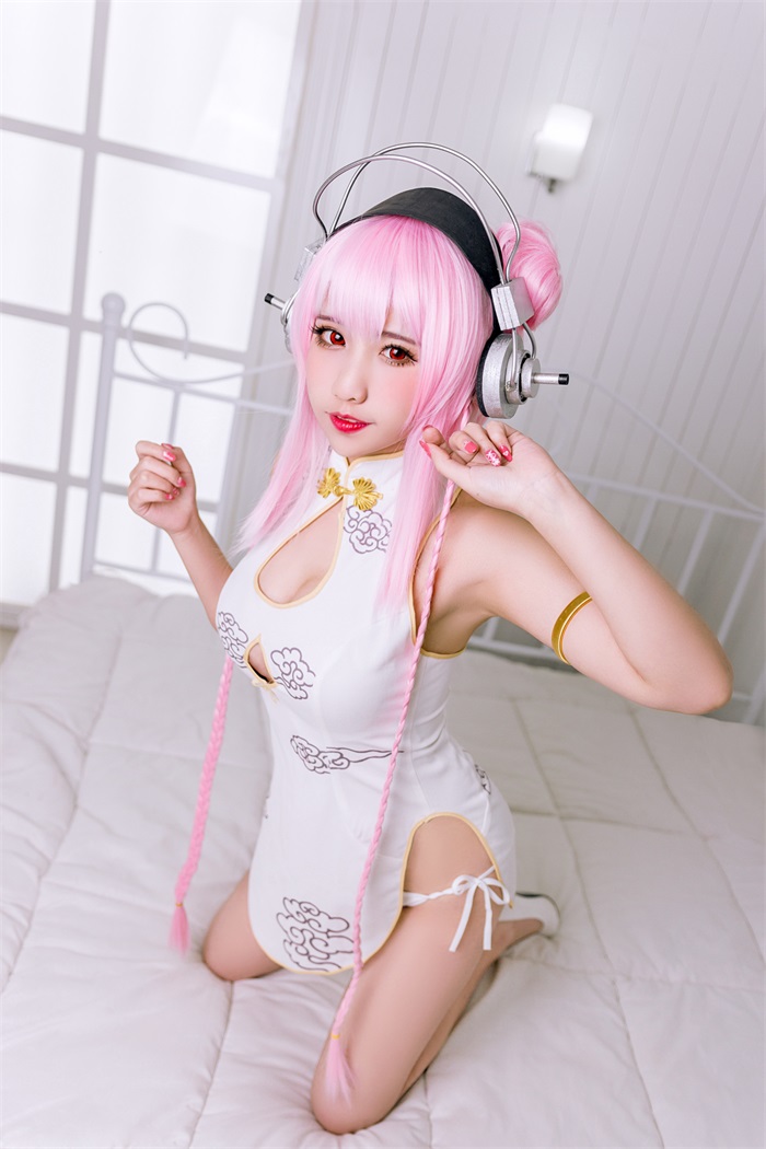 喵糖映画少女写真 VOL.050 粉色迷你小旗袍 [35P/260MB]