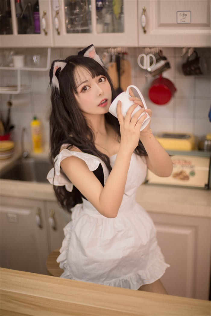 知名动漫博主@黑猫猫OvO 厨房 [11P/74MB]