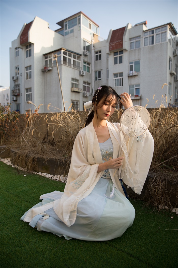 物恋传媒 No.300 猫耳-给您拜年啦 [110P/1V/2.58G]