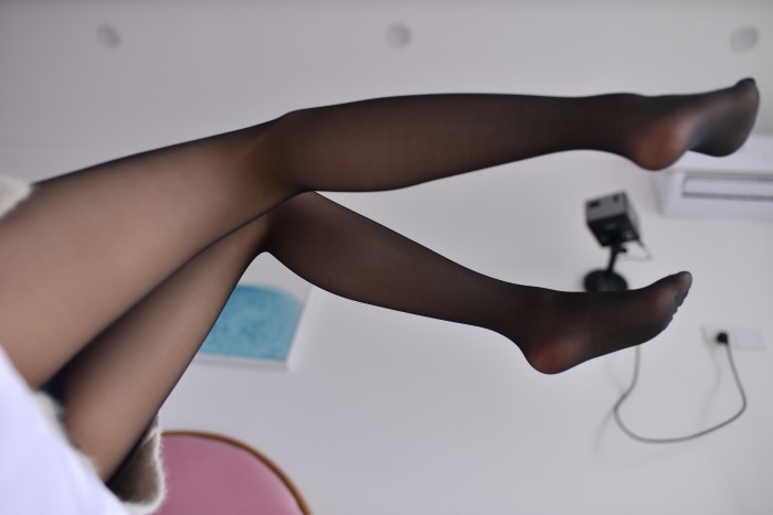 微博红人Coser@雪琪SAMA – 毛衣少女 [34P/53MB]