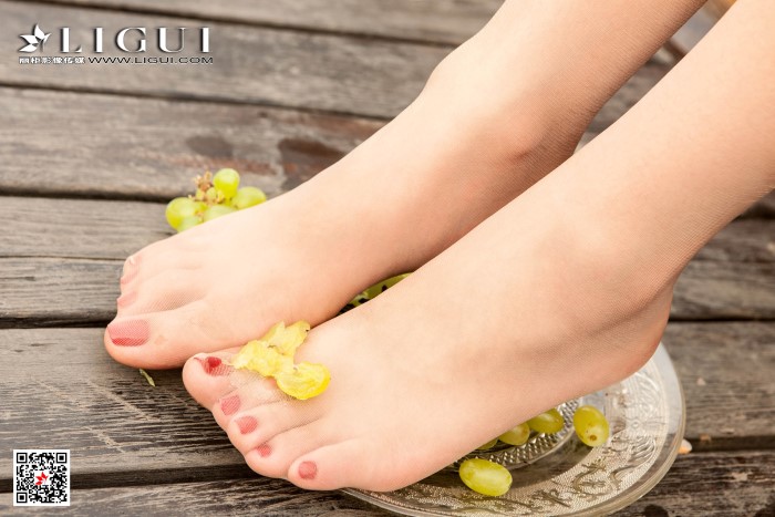 [Ligui丽柜]网络丽人 2020.07.17 Model 文欣 水果少女 [45P/128MB]