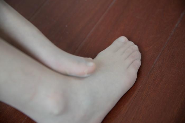 物恋传媒 No.367：言言-暮色红酒 [143P/1V/3.75G]