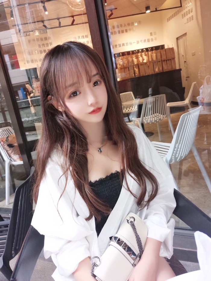 微博妹子@过期米线线喵 这只是米线日常3部小合集 [205P/352MB]