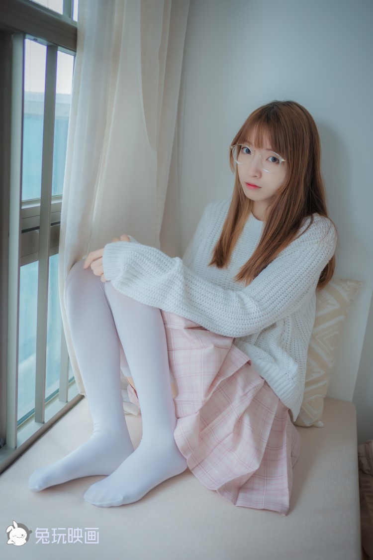 兔玩映画 B 081 粉格裙的眼镜娘 [44P/392MB]