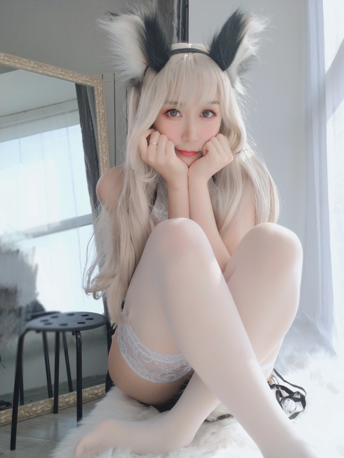 人气动漫Coser@白银81 小白狼 [49P/3V/180MB]