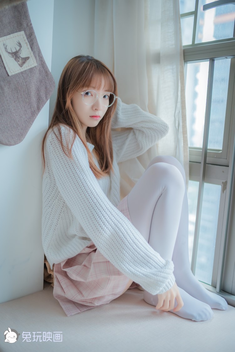 兔玩映画 B 081 粉格裙的眼镜娘 [44P/392MB]