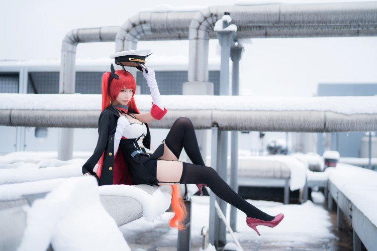 微博妹子@爱老师_PhD  碧蓝航线 火奴鲁鲁 [9P/71MB]