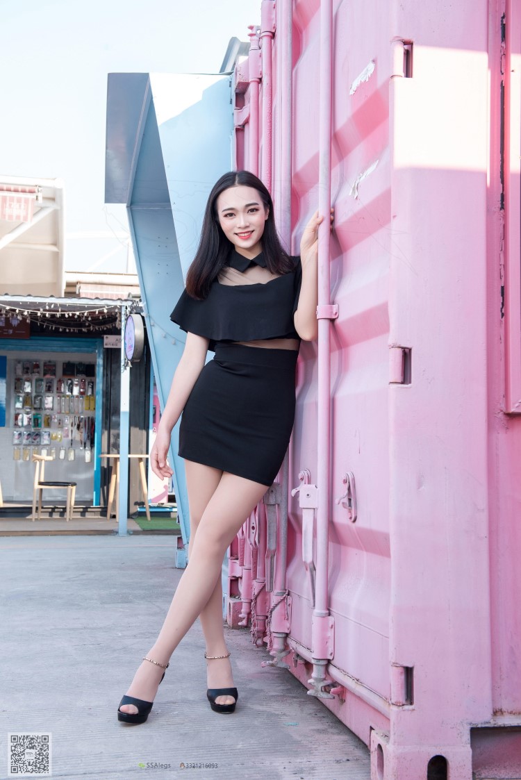 SSA丝社 NO.042 治愈系笑容高姐小凤文艺街拍 [99P/137MB]