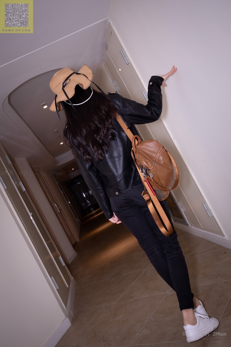 [LSS山茶摄影] NO.086 进门就把袜子脱了洗了 [89P/374MB]