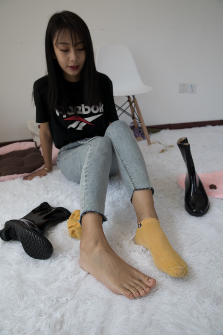 物恋传媒 No.396 岚岚-雨中花 [200P/1V/5.22G]