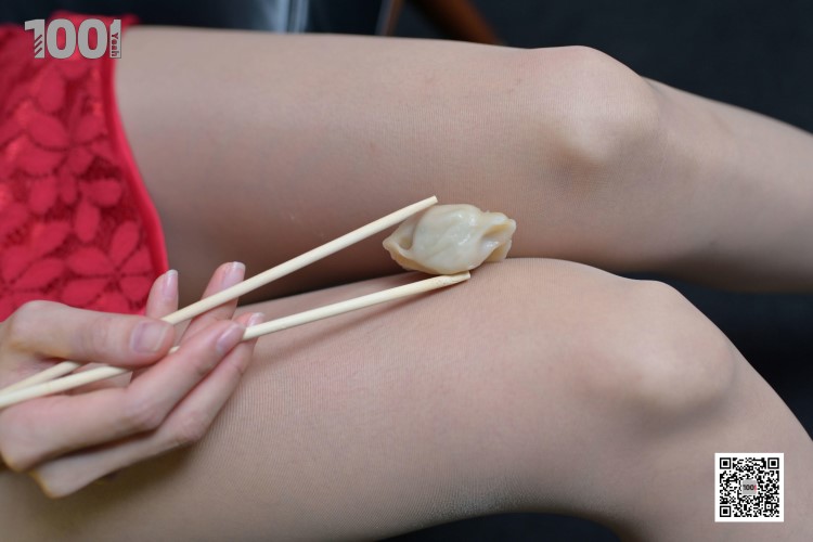 [IESS异思趣向] 一千零一夜 118 Lucy《浓缩胶囊之新年特辑 吃饺子》 [99P/86MB]