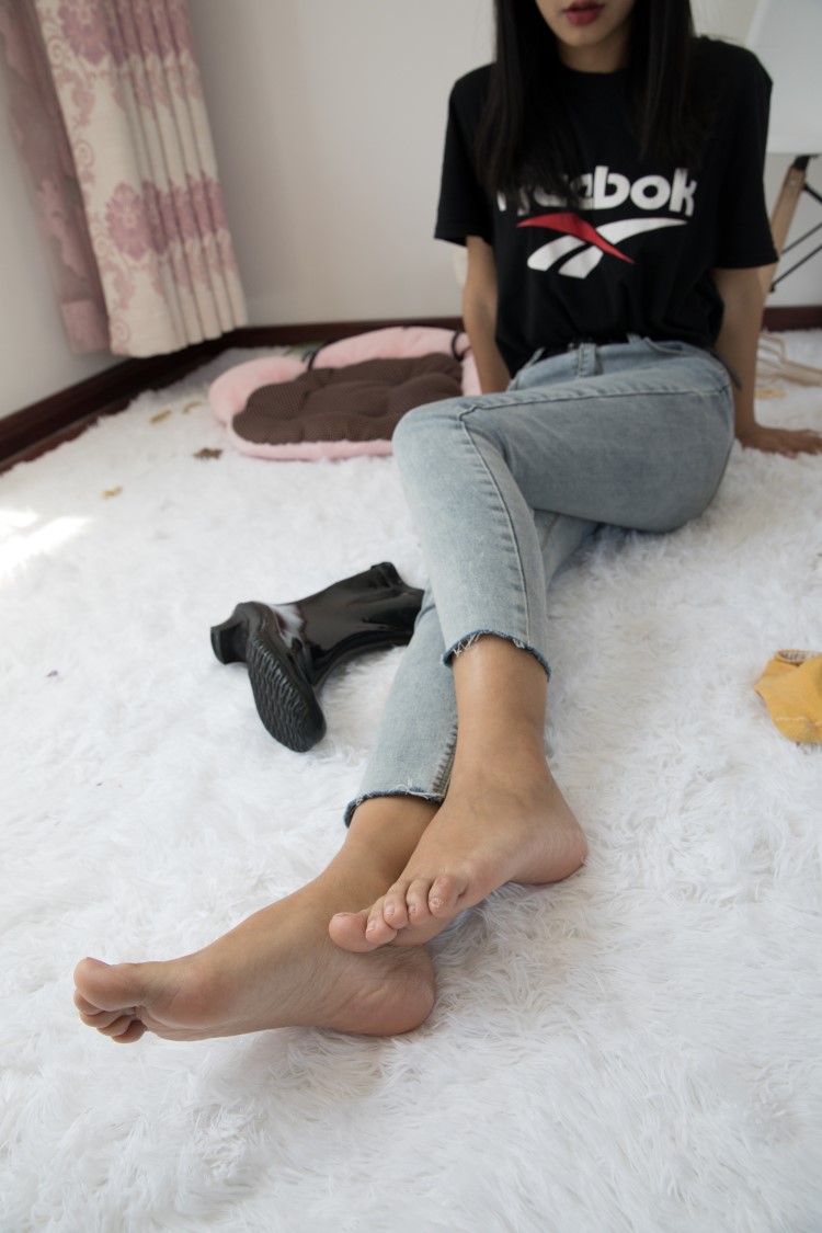 物恋传媒 No.396 岚岚-雨中花 [200P/1V/5.22G]