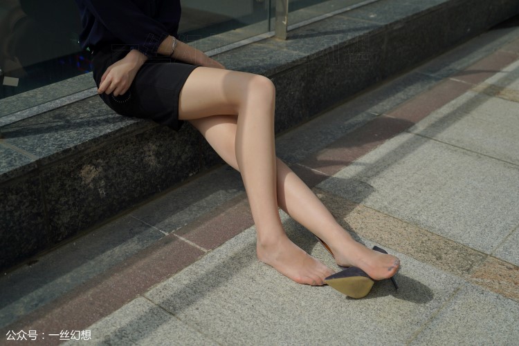 [高丝女子图鉴]袜小喵×一丝幻想 NZ018 茜茜[59P/67MB]