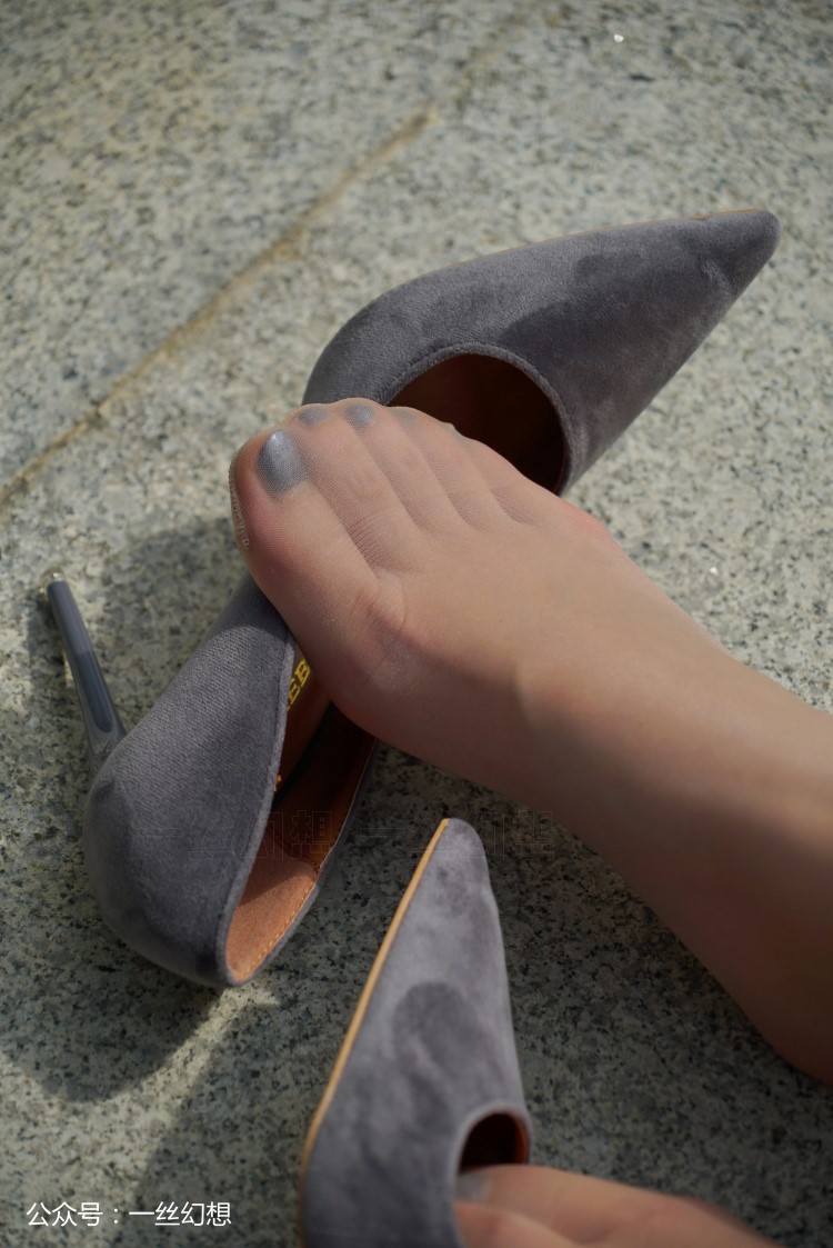 [高丝女子图鉴]袜小喵×一丝幻想 NZ018 茜茜[59P/67MB]