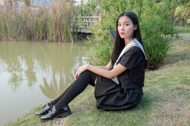 [SSA丝社] NO.060 公园里的JK制服美腿 [99P/199MB]