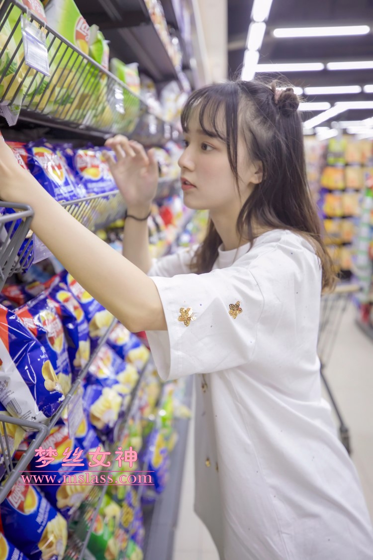 [MSLASS梦丝女神]2019.05.02  超市的吃货少女 玥玥 [67P/385M]