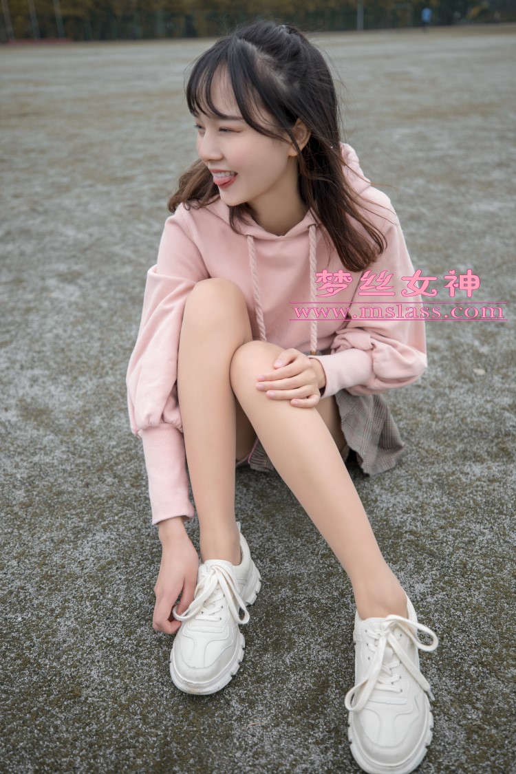 [MSLASS梦丝女神]2019.04.23 操场小甜心 玥玥 [65P/1V/1.45G]