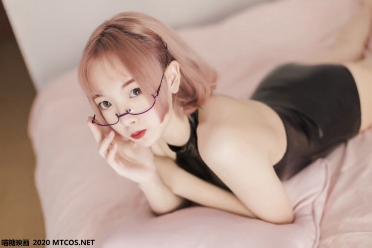 喵糖映画 VOL.110 长腿眼镜娘[43P/210M]