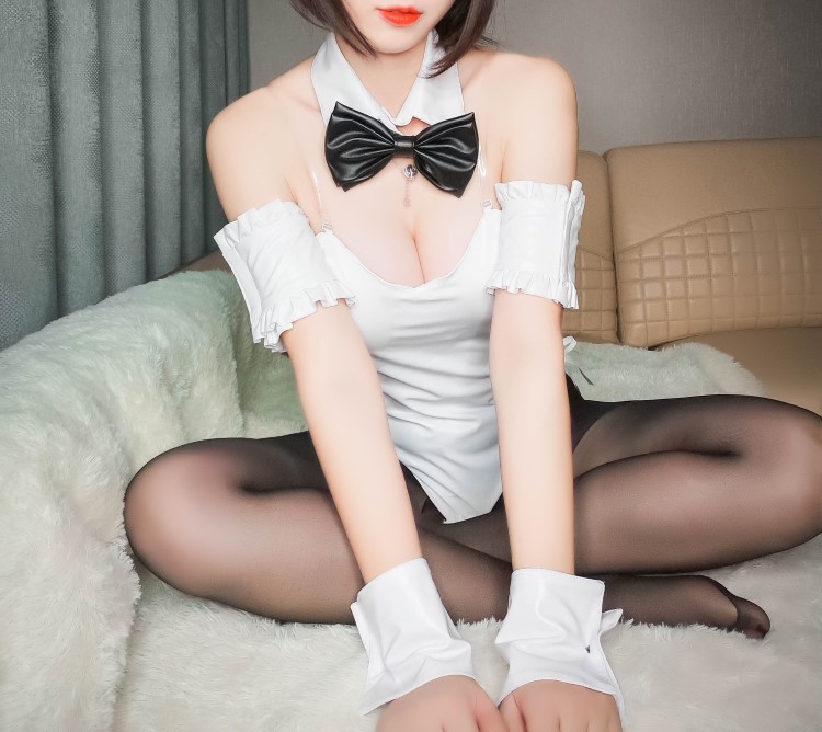 知名主播红人@w黑米粥w 兔女郎 [32P/94MB]