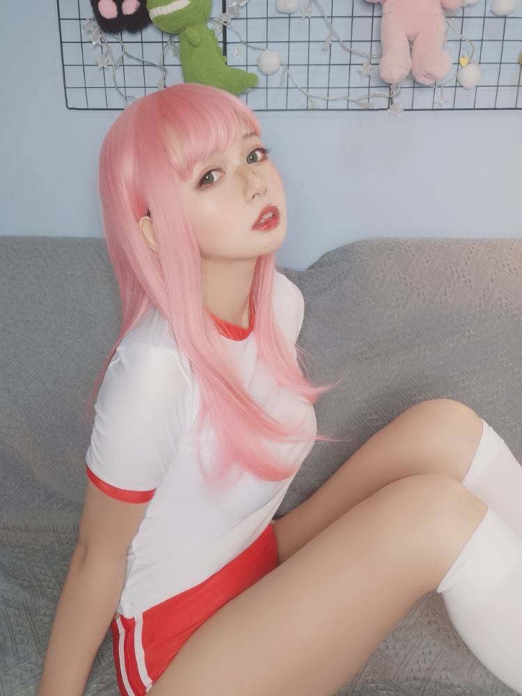 知名动漫博主@黑猫猫OvO - 体操服自拍 [16P/41MB]