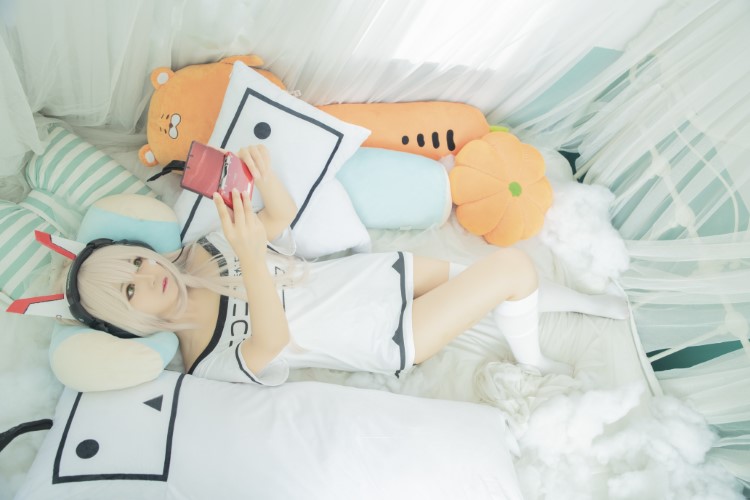 知名动漫博主@黑猫猫OvO – 肥宅凌波 [19P/326MB]