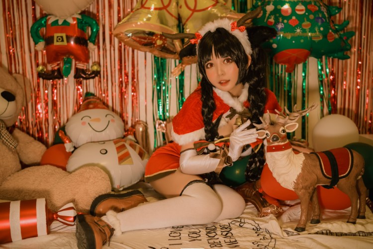 知名动漫博主@黑猫猫OvO – 大潮圣诞 [16P/415MB]