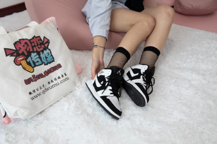 物恋传媒 No.424 言言-倾城之恋 [135P/1V/3.55GB]