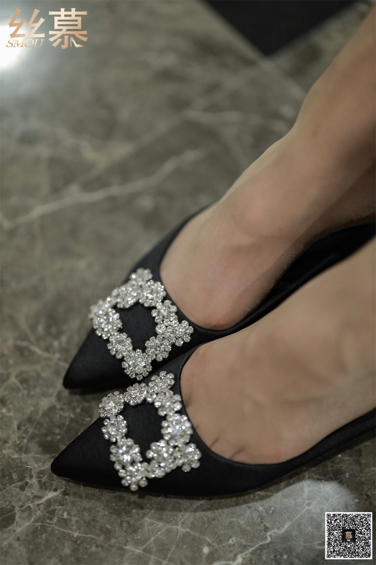 丝慕写真 SM323 天天一元 新模 – 物业顾问 [72P/242MB]