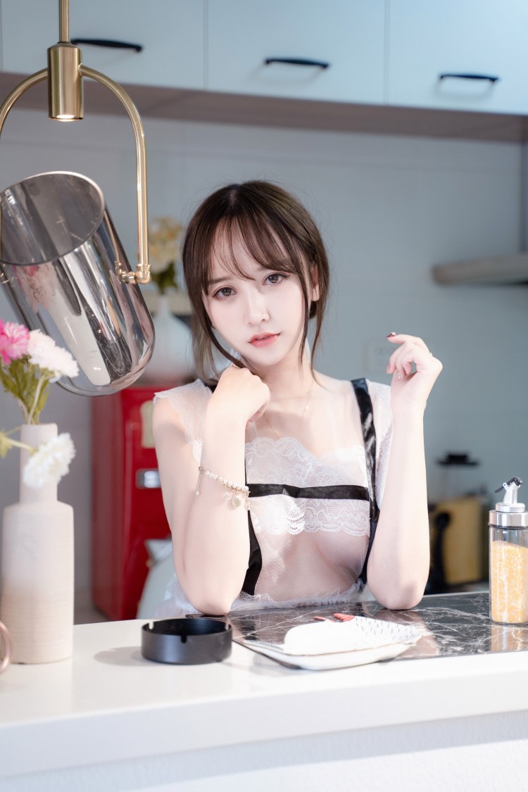 微博妹子@过期米线线喵  厨娘 [28P/96MB]