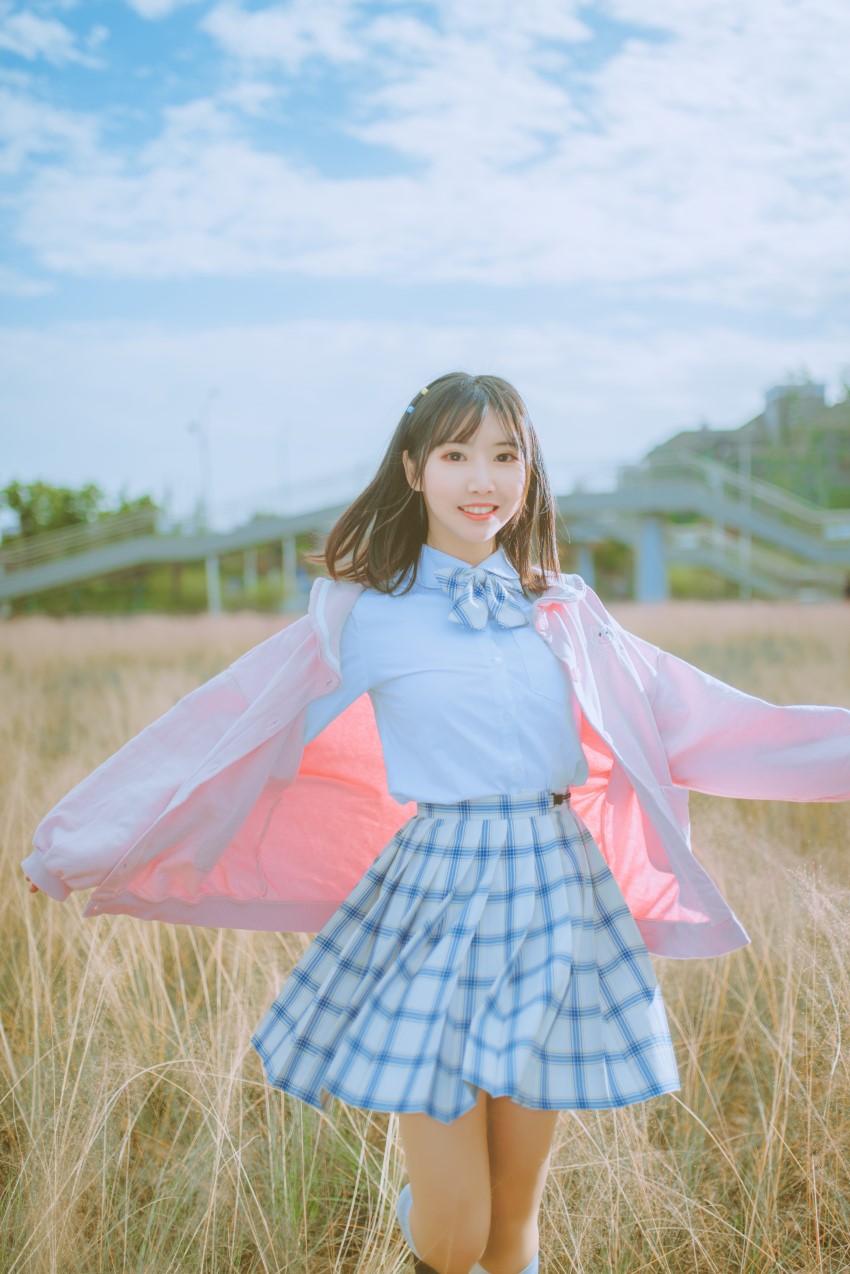 网红Coser@面饼仙儿 – 粉黛草JK [19P/385MB]