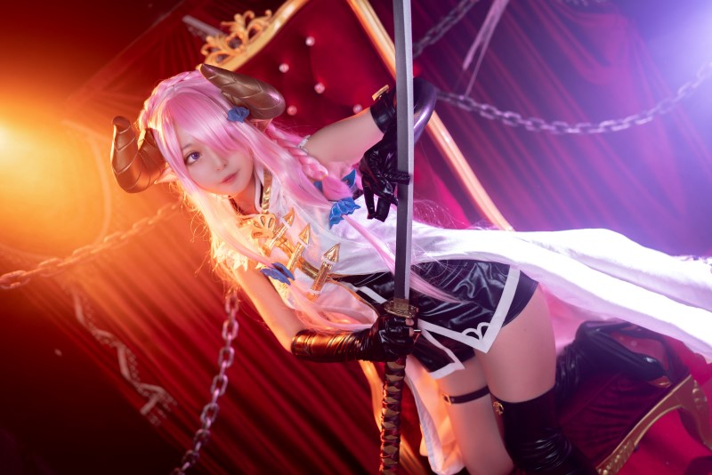 知名动漫博主@黑猫猫OvO – 娜露梅亚 [37P/453MB]