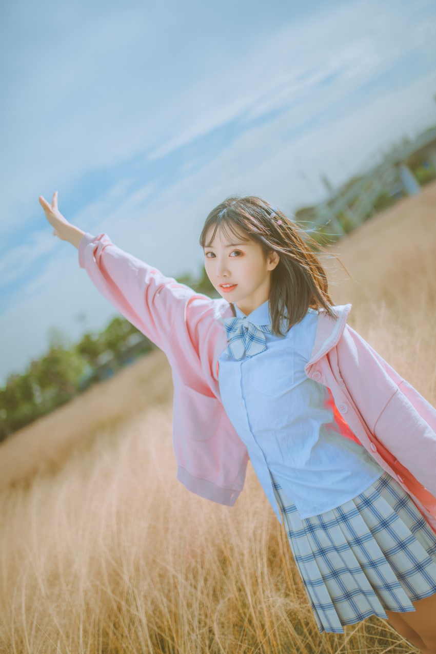 网红Coser@面饼仙儿 – 粉黛草JK [19P/385MB]