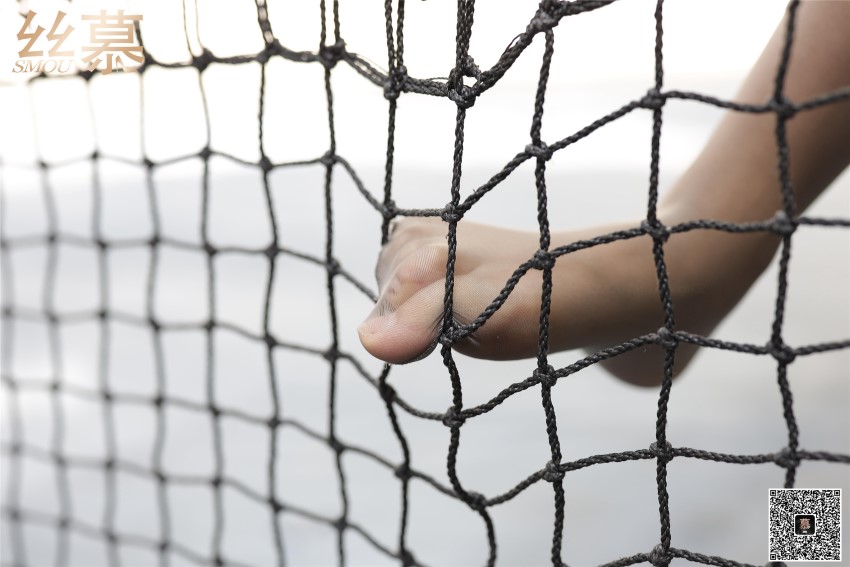 丝慕写真 SM361天天一元 米朵《球场灰丝记》[79P/135MB]