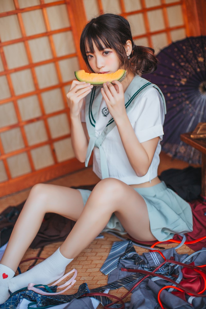 网红Coser@疯猫ss – 少女 [24P/282MB]