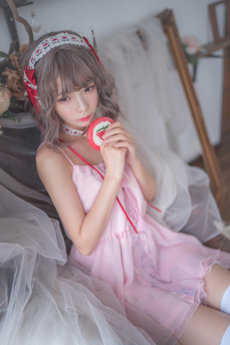 网红Coser@疯猫ss – 水手服和睡衣 [38P/60MB]